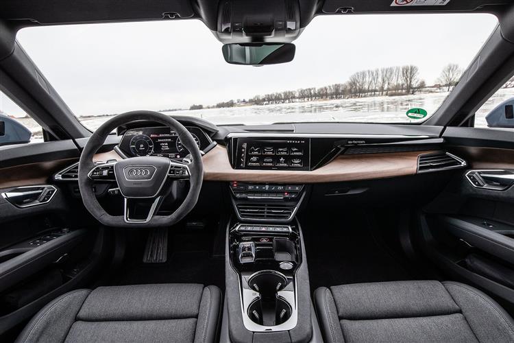 Audi e-tron GT interior